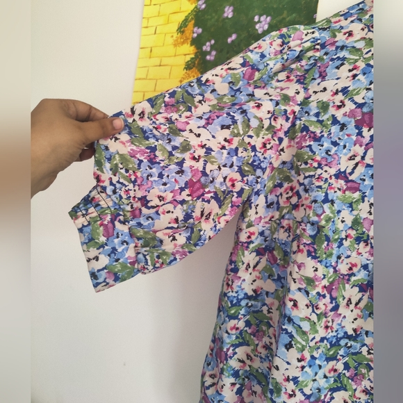 Reitmans Floral Top💐 - Picture 3 of 5